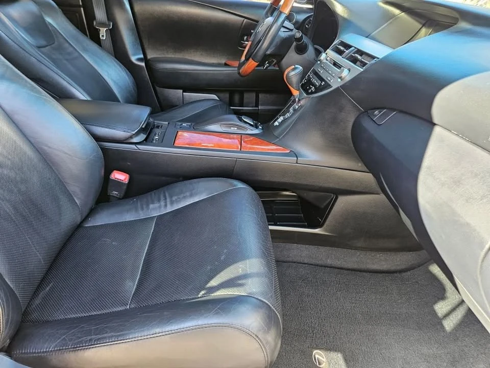 2010 Lexus RX 3rd Gen - Image 16 of 18