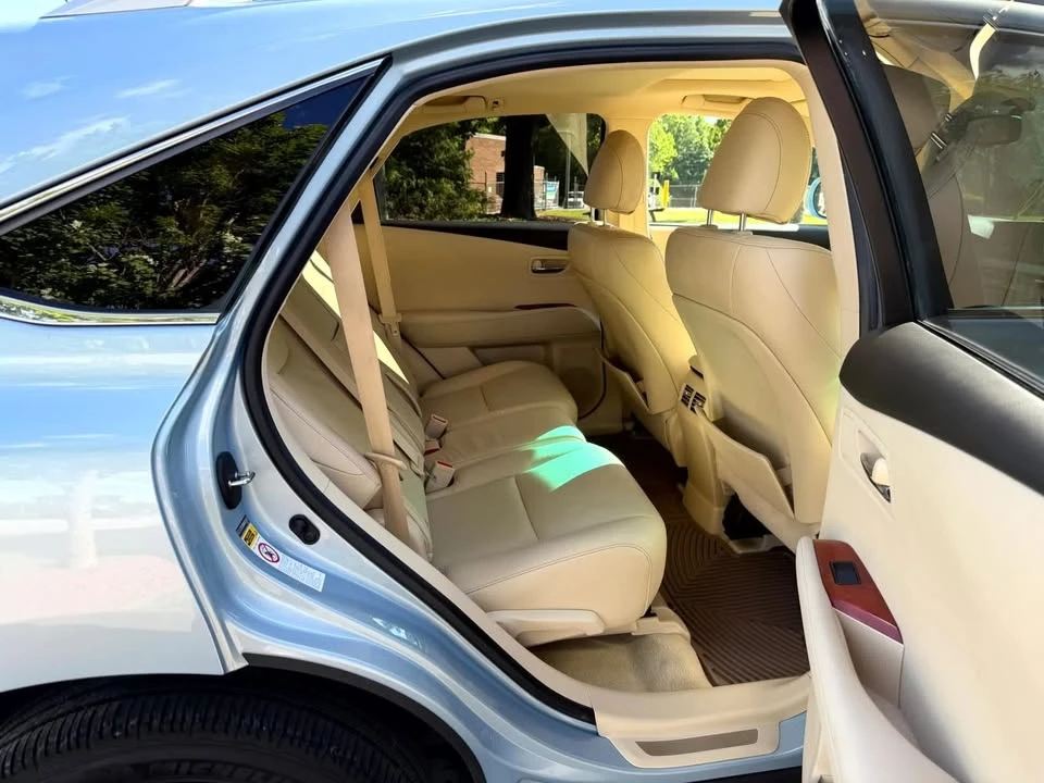 2010 Lexus RX 3rd Gen - Image 15 of 20