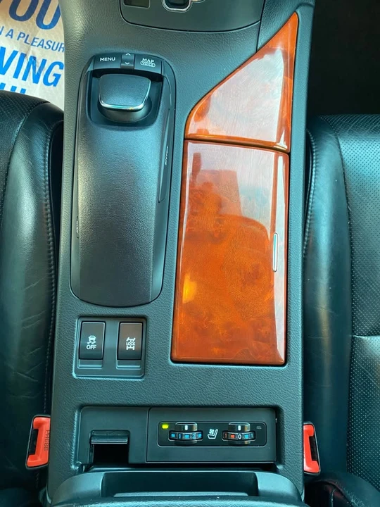 2010 Lexus RX 3rd Gen - Image 10 of 16