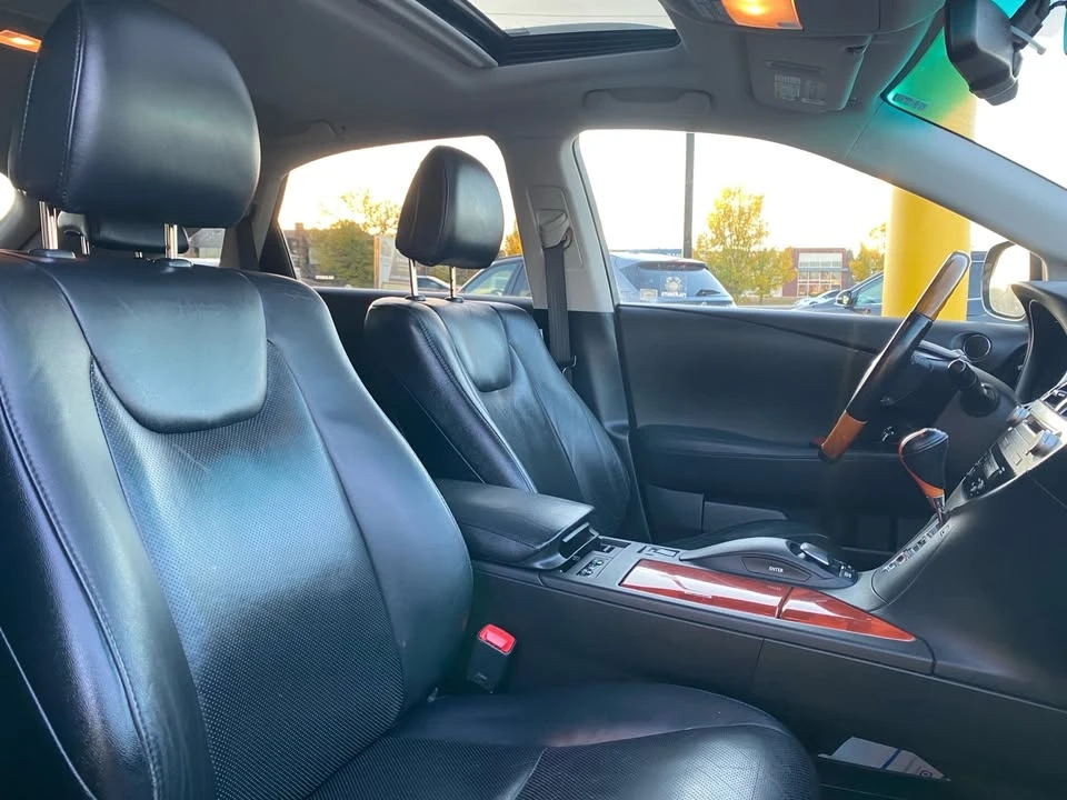 2010 Lexus RX 3rd Gen - Image 15 of 16