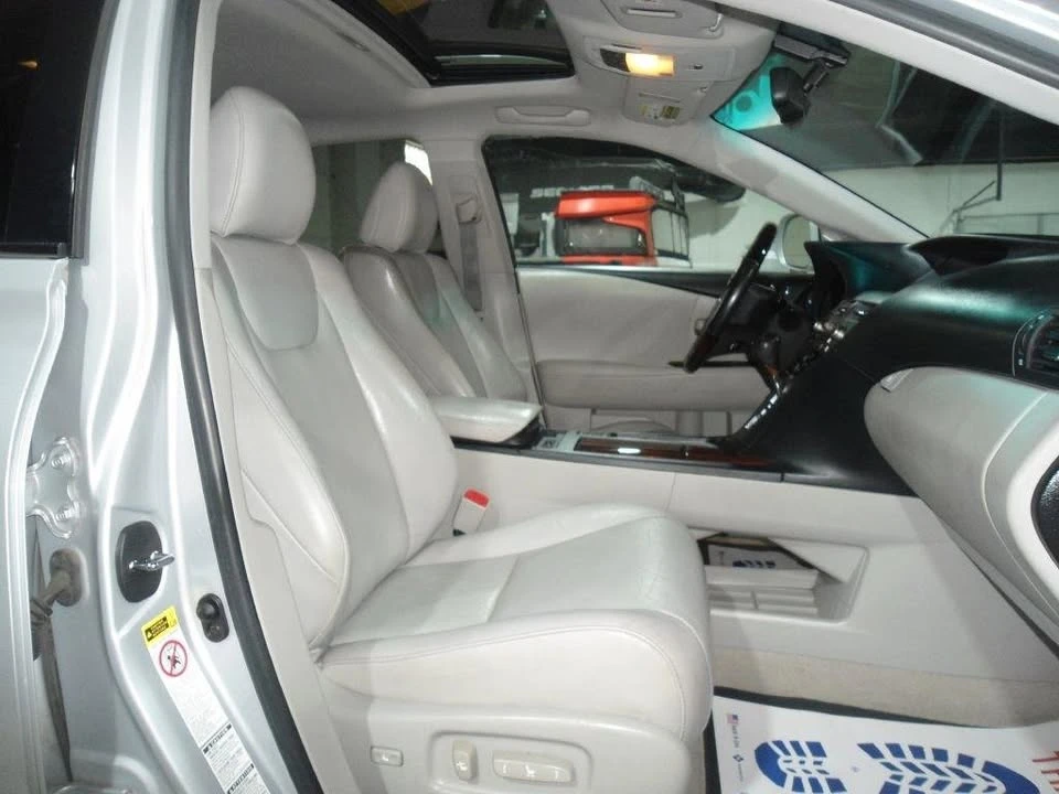 2010 Lexus RX 3rd Gen - Image 11 of 14