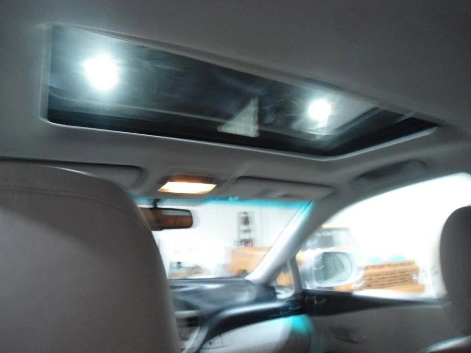 2010 Lexus RX 3rd Gen - Image 9 of 14