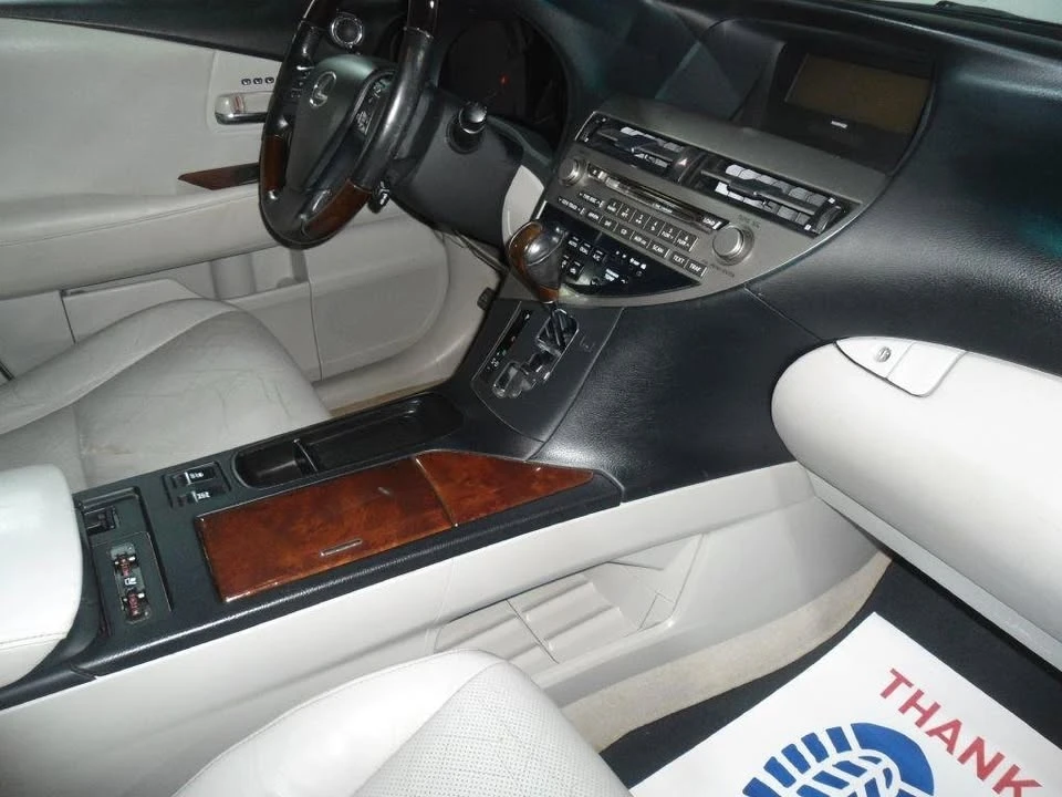 2010 Lexus RX 3rd Gen - Image 12 of 14
