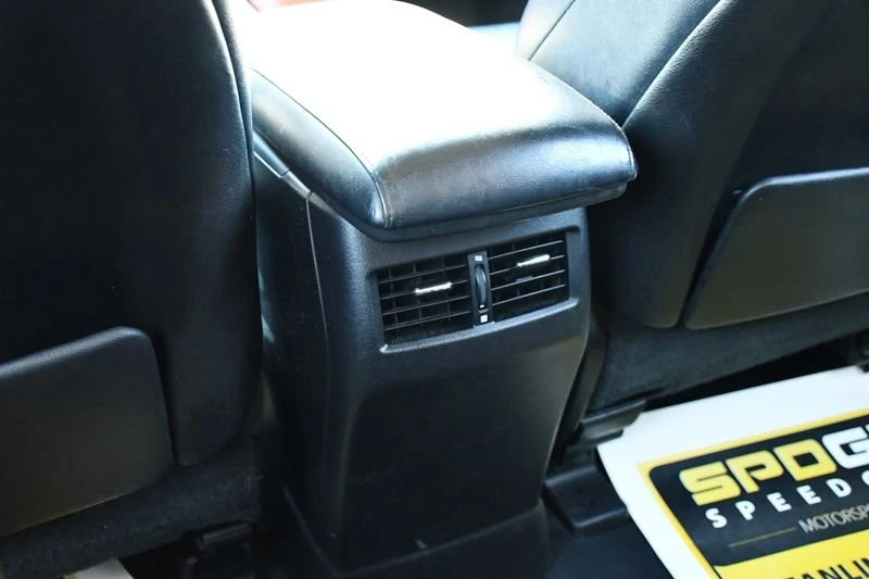 2010 Lexus RX 3rd Gen - Image 16 of 19