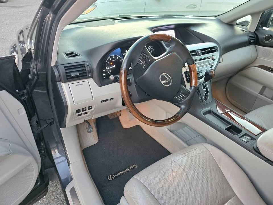 2010 Lexus RX 3rd Gen - Image 5 of 15