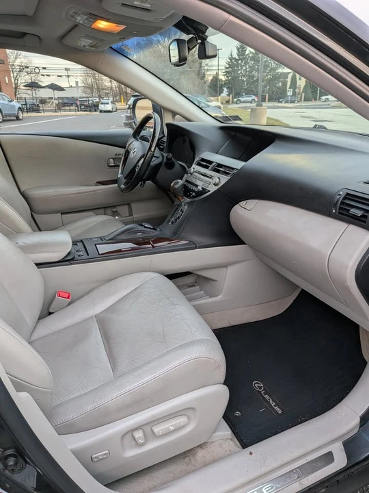 2010 Lexus RX 3rd Gen - Image 8 of 14