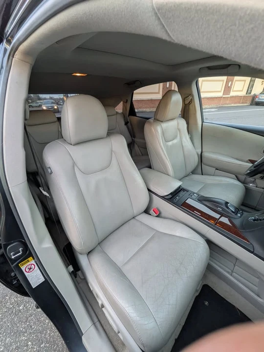 2010 Lexus RX 3rd Gen - Image 9 of 14