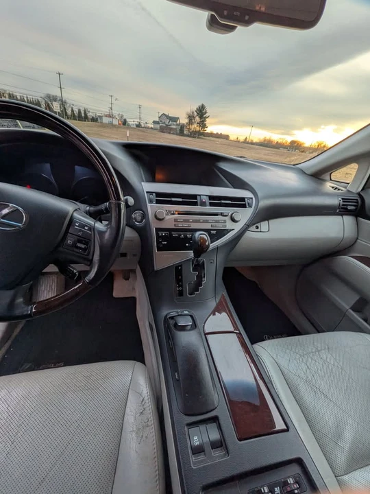 2010 Lexus RX 3rd Gen - Image 7 of 14