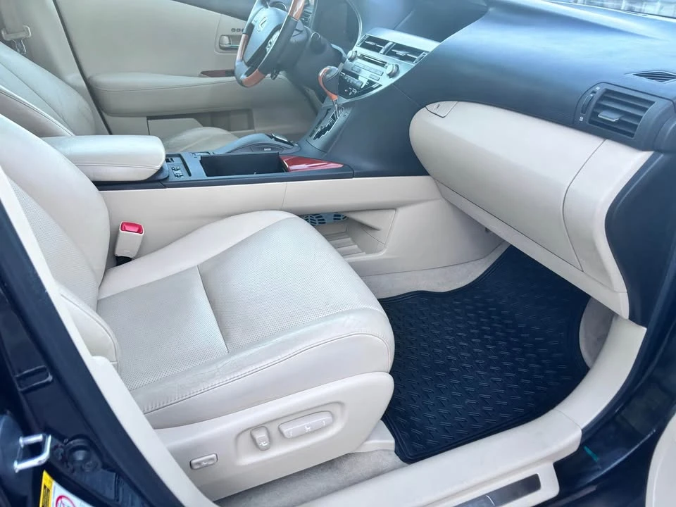 2010 Lexus RX 3rd Gen - Image 5 of 12