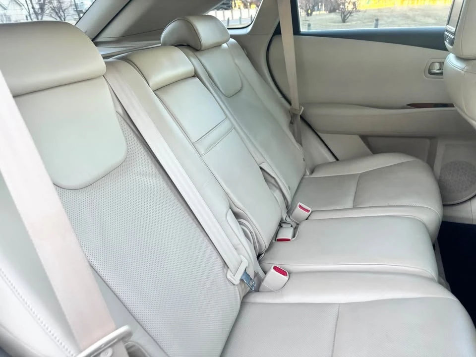 2010 Lexus RX 3rd Gen - Image 10 of 12
