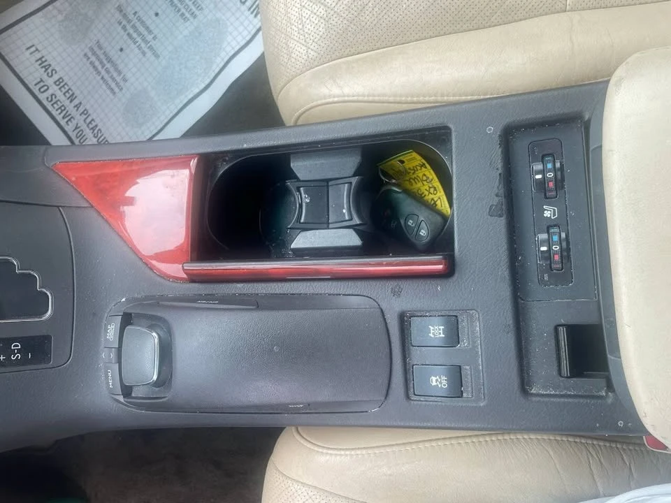 2010 Lexus RX 3rd Gen - Image 16 of 18