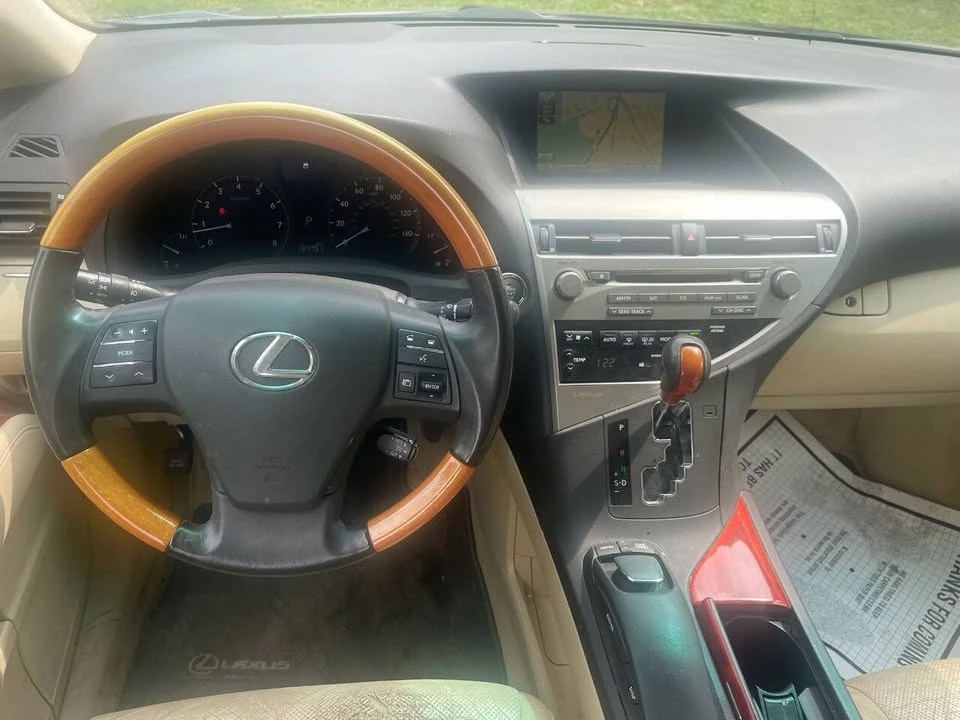 2010 Lexus RX 3rd Gen - Image 9 of 18