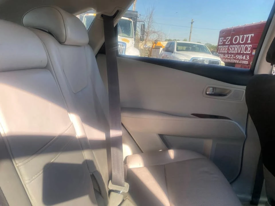 2010 Lexus RX 3rd Gen - Image 17 of 20