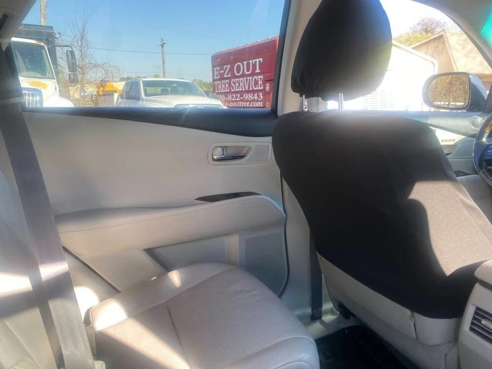 2010 Lexus RX 3rd Gen - Image 19 of 20