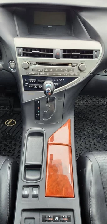 2010 Lexus RX 3rd Gen - Image 14 of 20