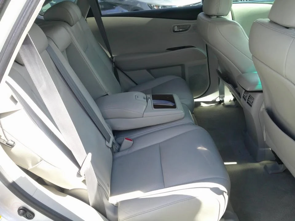 2010 Lexus RX 3rd Gen - Image 12 of 20