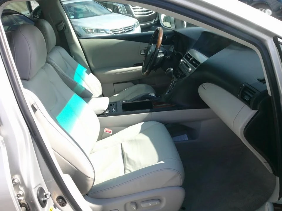 2010 Lexus RX 3rd Gen - Image 13 of 20