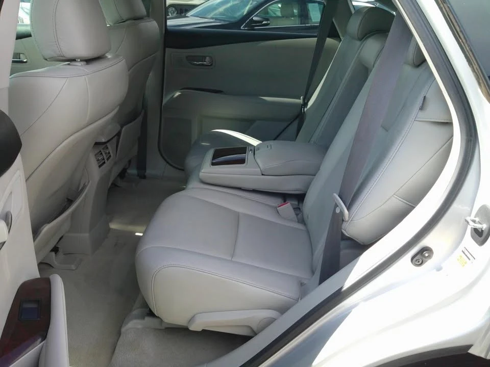 2010 Lexus RX 3rd Gen - Image 15 of 20