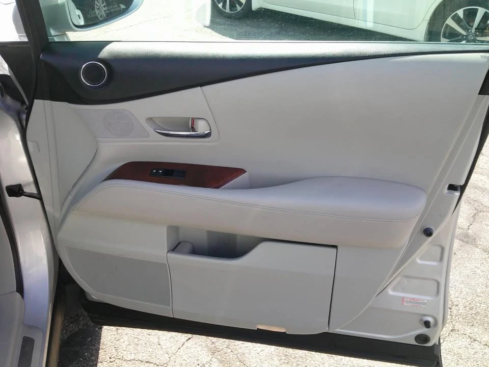 2010 Lexus RX 3rd Gen - Image 14 of 20
