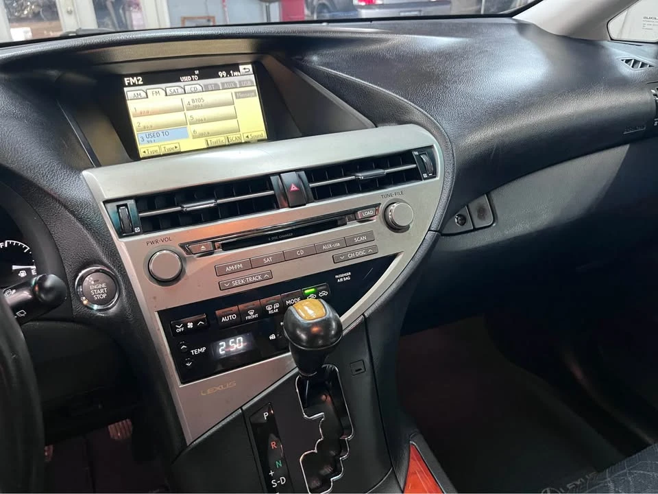 2010 Lexus RX 3rd Gen - Image 18 of 18