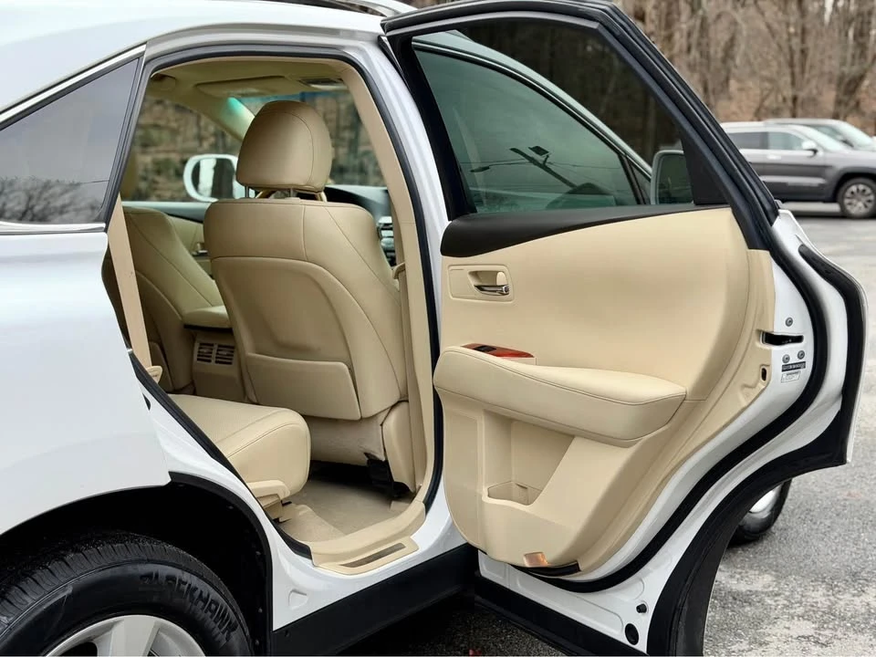 2010 Lexus RX 3rd Gen - Image 14 of 20