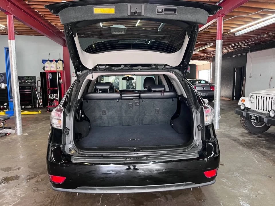2010 Lexus RX 3rd Gen - Image 11 of 18
