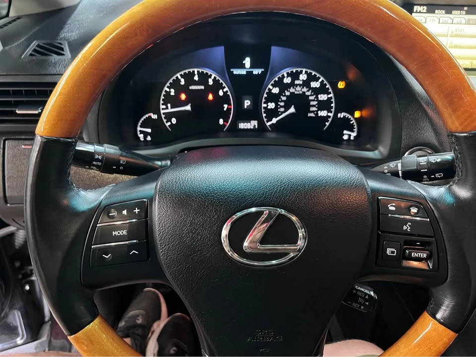 2010 Lexus RX 3rd Gen - Image 16 of 18