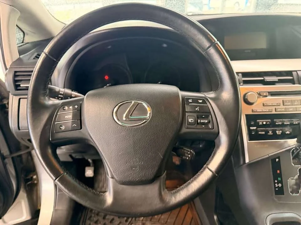 2010 Lexus RX 3rd Gen - Image 18 of 20