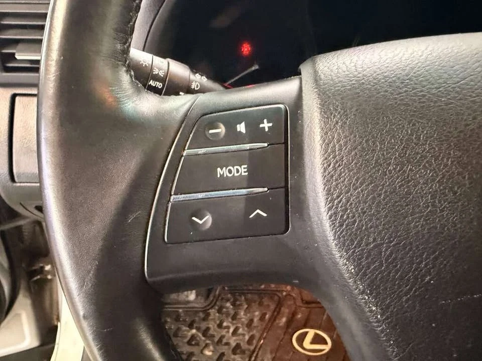 2010 Lexus RX 3rd Gen - Image 19 of 20