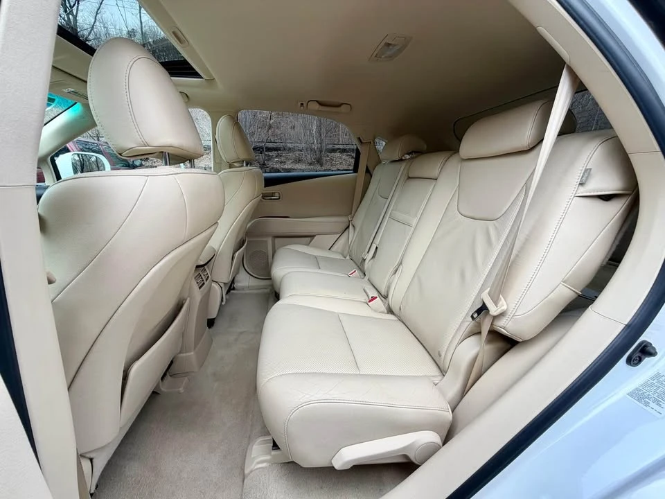 2010 Lexus RX 3rd Gen - Image 18 of 20