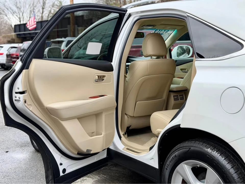 2010 Lexus RX 3rd Gen - Image 8 of 20