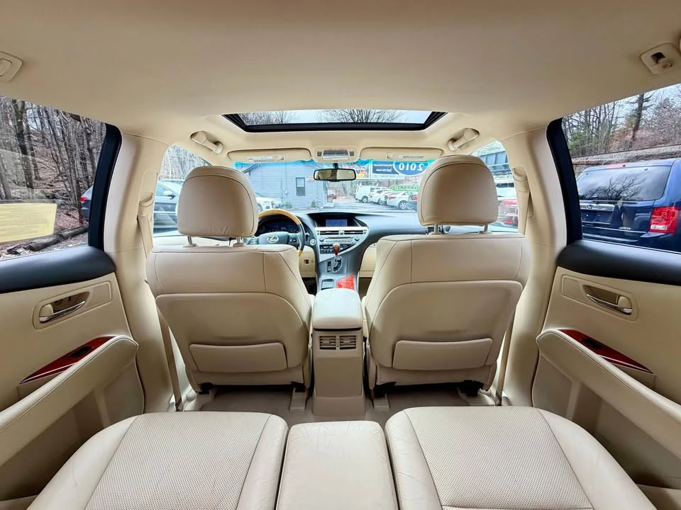 2010 Lexus RX 3rd Gen - Image 16 of 20