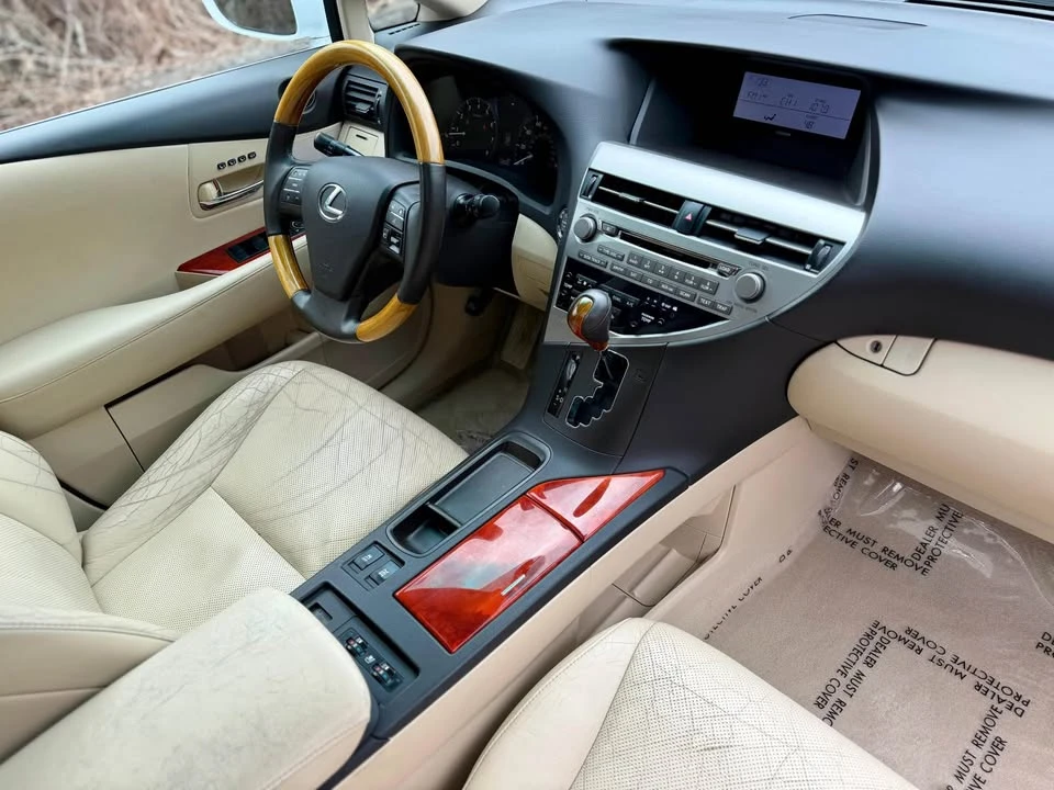 2010 Lexus RX 3rd Gen - Image 13 of 20