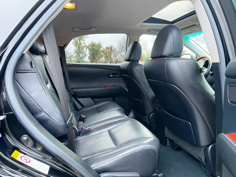 2010 Lexus RX 3rd Gen - Image 14 of 19
