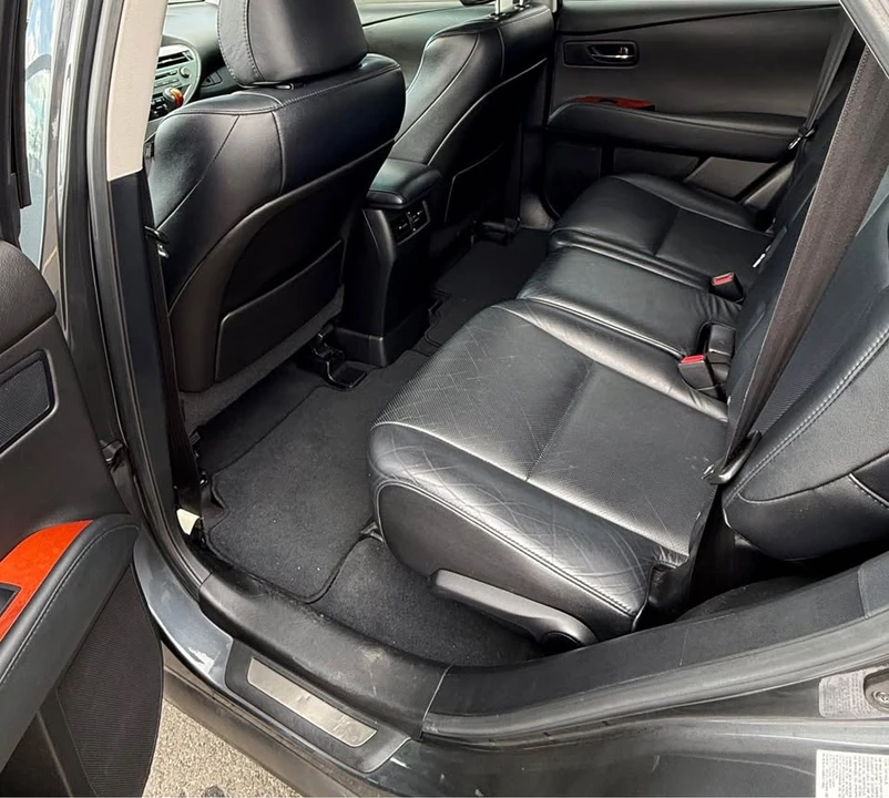 2010 Lexus RX 3rd Gen - Image 9 of 10