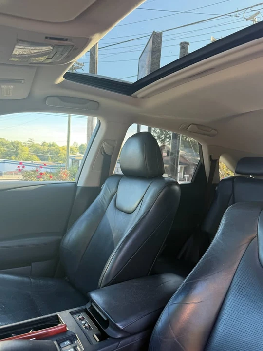 2010 Lexus RX 3rd Gen - Image 10 of 15