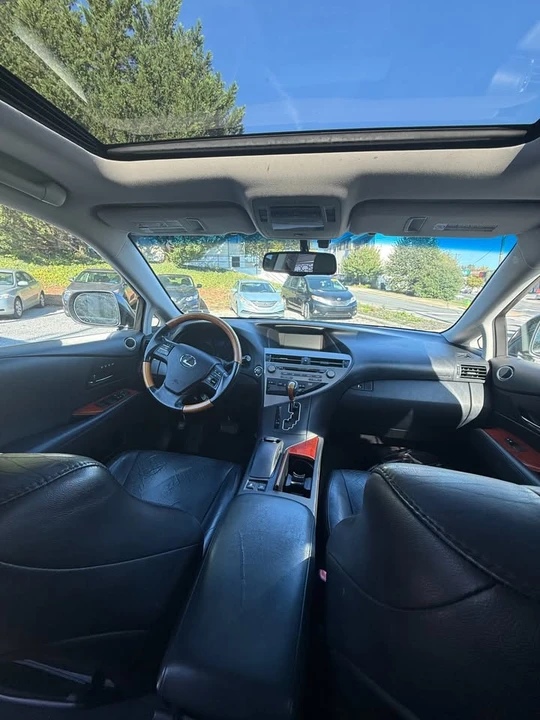 2010 Lexus RX 3rd Gen - Image 13 of 15