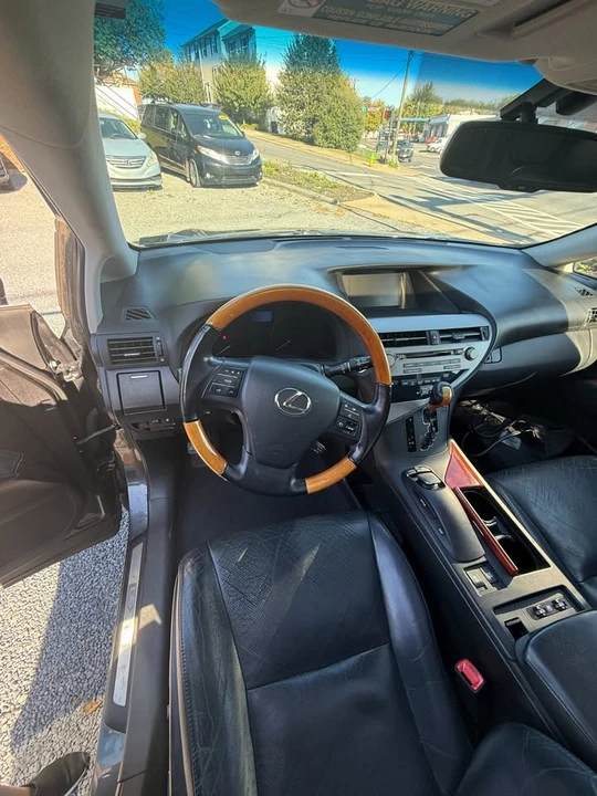 2010 Lexus RX 3rd Gen - Image 11 of 15