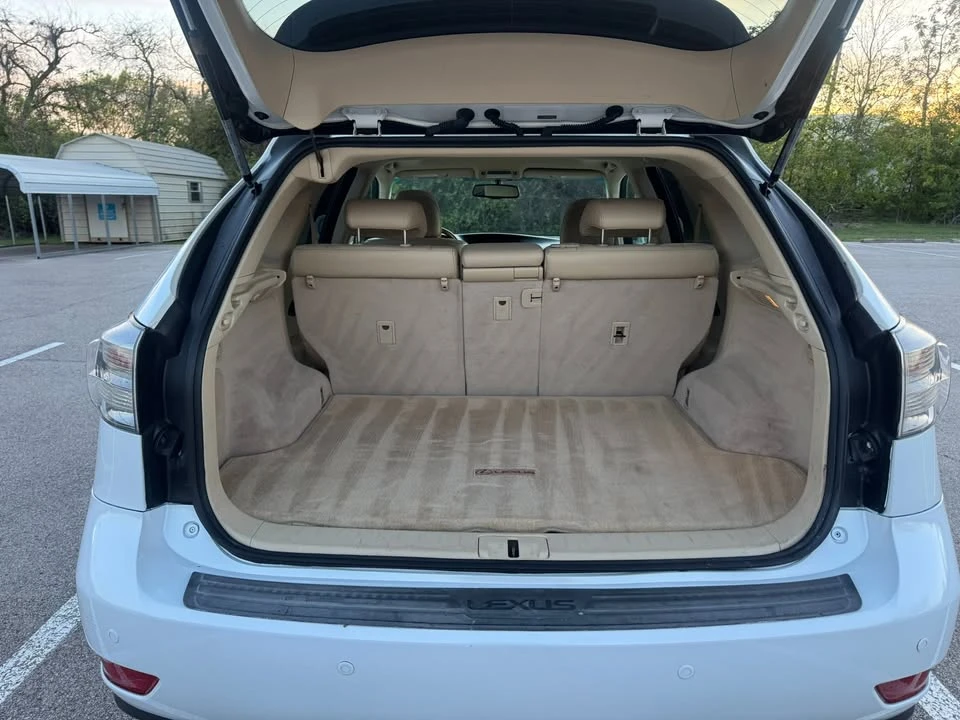 2010 Lexus RX 3rd Gen - Image 16 of 18