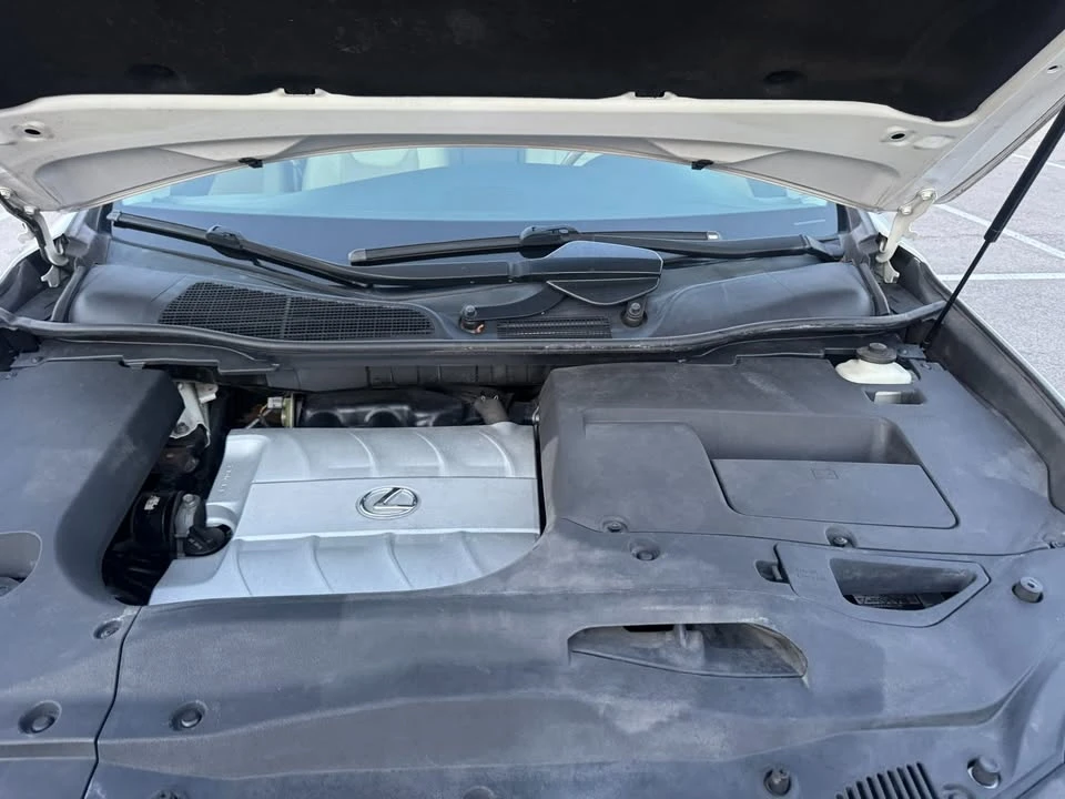 2010 Lexus RX 3rd Gen - Image 17 of 18