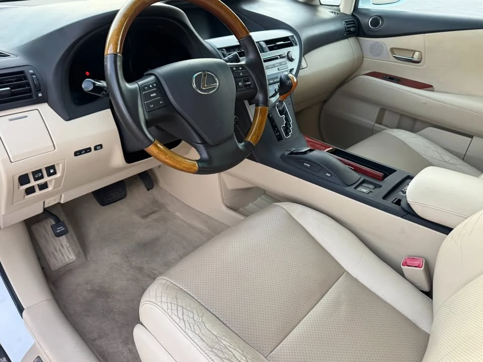 2010 Lexus RX 3rd Gen - Image 9 of 18