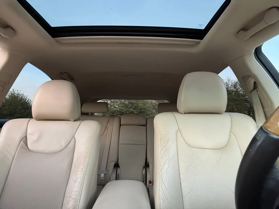 2010 Lexus RX 3rd Gen - Image 15 of 18