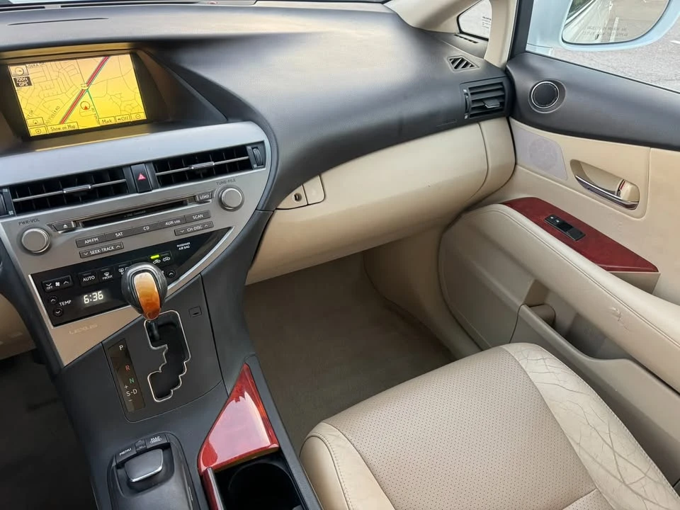 2010 Lexus RX 3rd Gen - Image 6 of 18