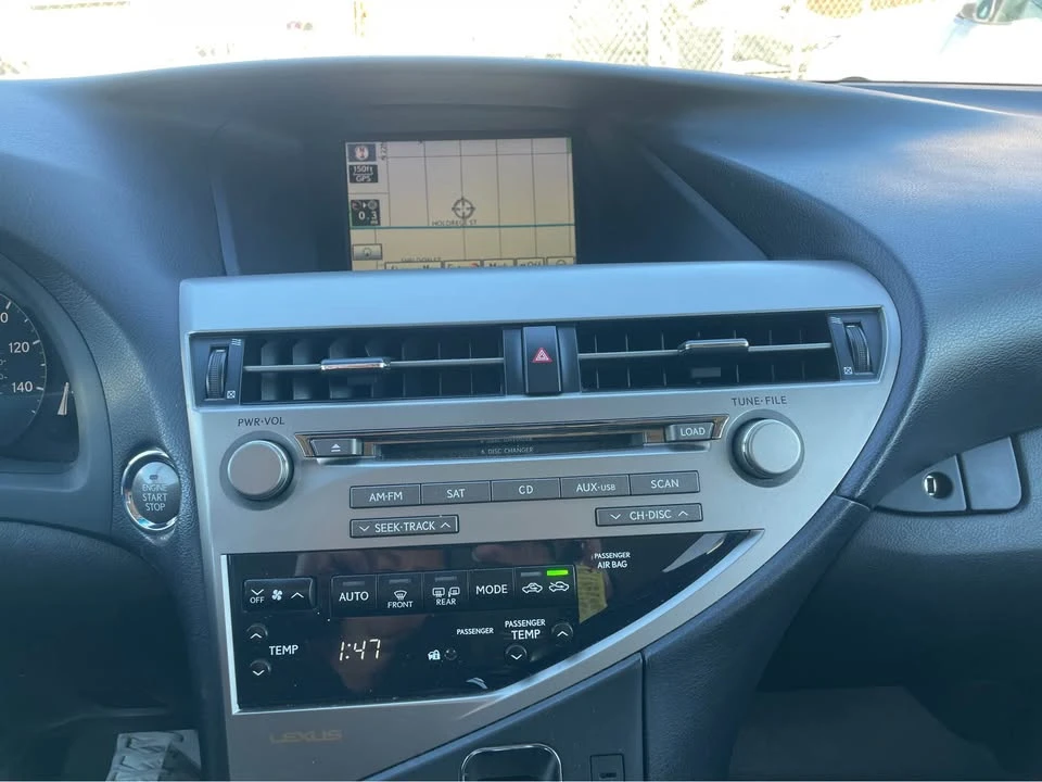 2010 Lexus RX 3rd Gen - Image 13 of 16