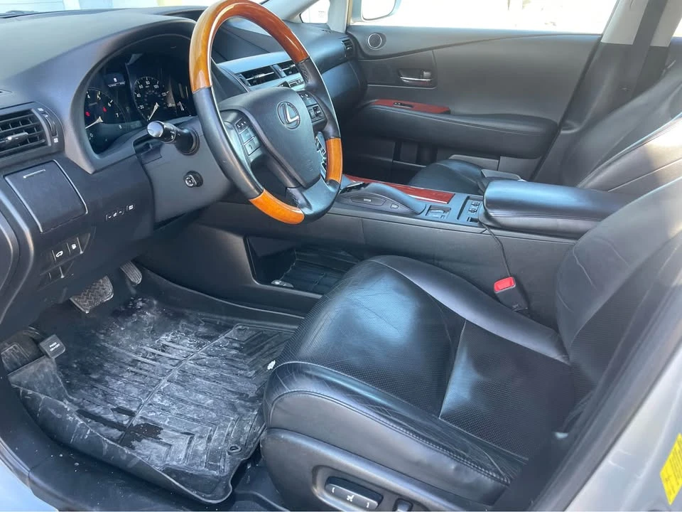 2010 Lexus RX 3rd Gen - Image 8 of 16