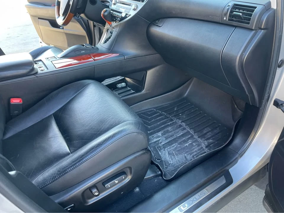 2010 Lexus RX 3rd Gen - Image 15 of 16