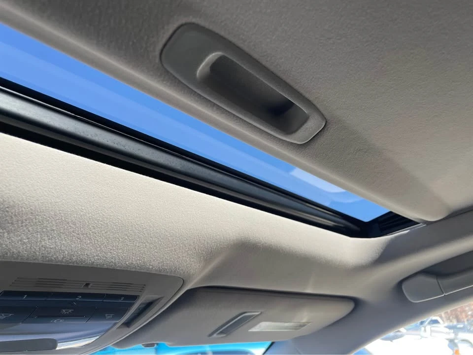 2010 Lexus RX 3rd Gen - Image 14 of 16