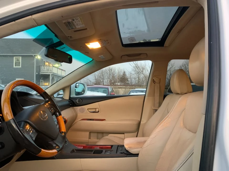 2010 Lexus RX 3rd Gen - Image 13 of 20