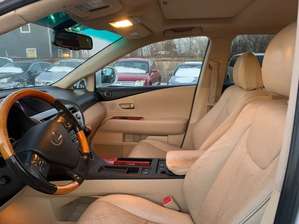 2010 Lexus RX 3rd Gen - Image 12 of 20
