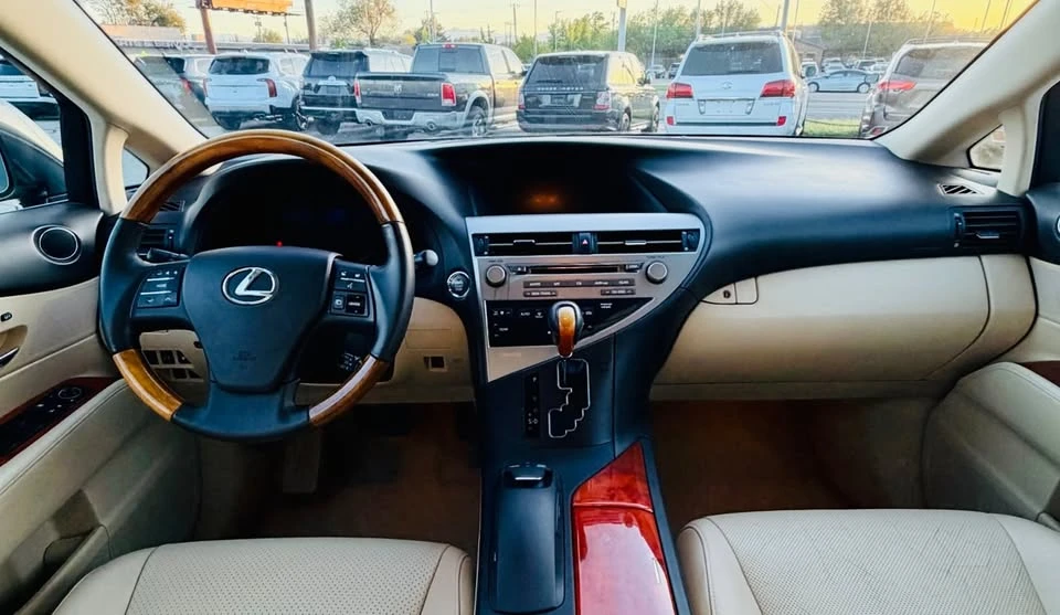 2010 Lexus RX 3rd Gen - Image 10 of 15